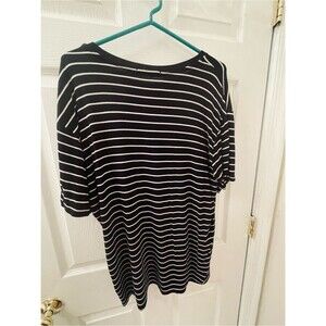 Vintage Black and White Striped Short Sleeve Tee-Shirt